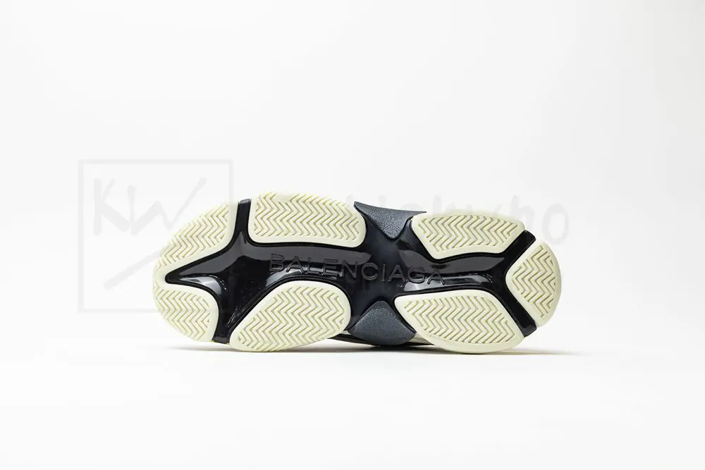Ba*len*cia*ga wmns triple s trainer