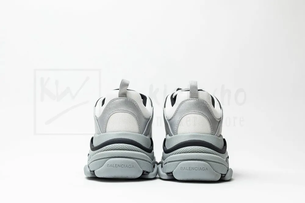 Ba*len*cia*ga wmns triple s sneaker 