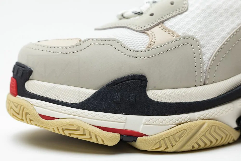 Ba*len*cia*ga wmns triple s