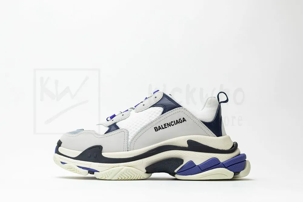Ba*len*cia*ga wmns triple s trainer 