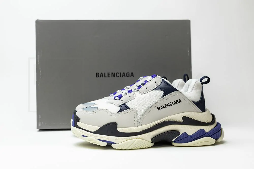 Ba*len*cia*ga wmns triple s trainer 