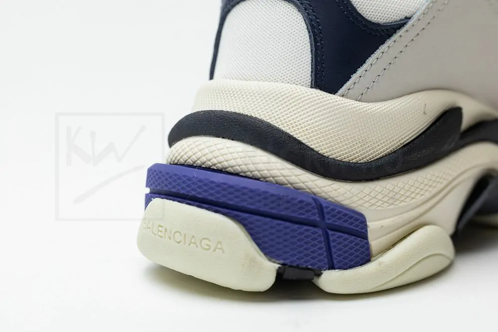 Ba*len*cia*ga wmns triple s trainer 
