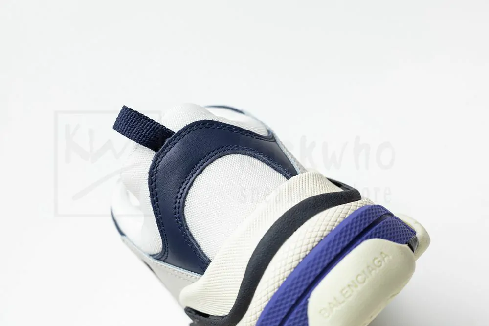 Ba*len*cia*ga wmns triple s trainer 
