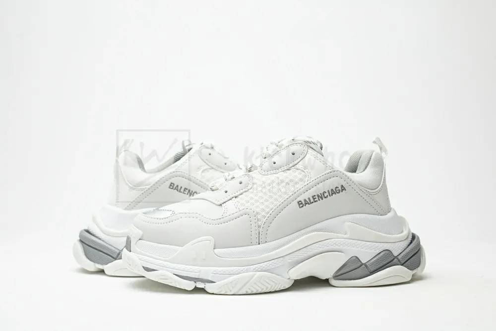 Ba*len*cia*ga triple s trainer