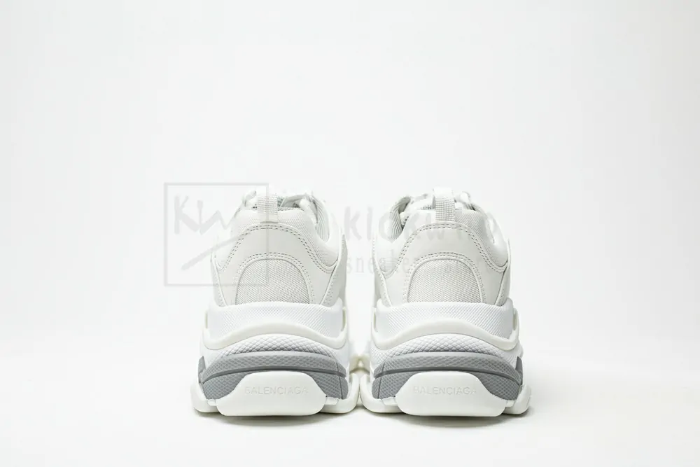Ba*len*cia*ga triple s trainer