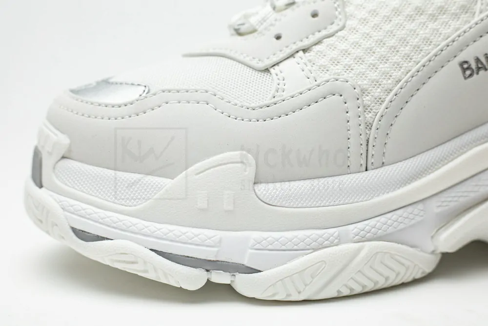 Ba*len*cia*ga triple s trainer