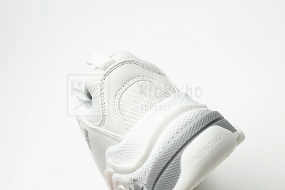 Ba*len*cia*ga triple s trainer