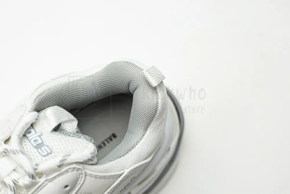 Ba*len*cia*ga triple s trainer