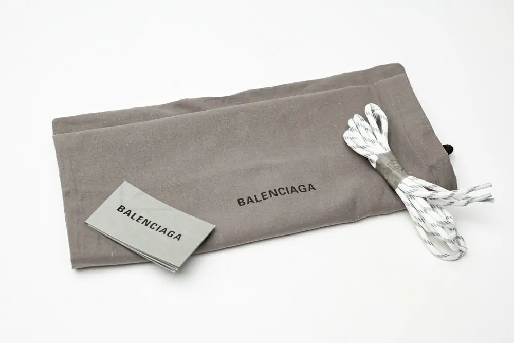 Ba*len*cia*ga triple s trainer