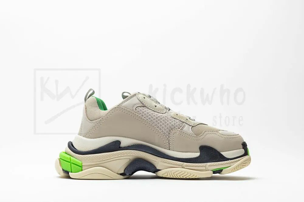 Ba*len*cia*ga wmns triple s sneaker