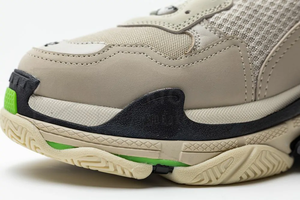 Ba*len*cia*ga wmns triple s sneaker