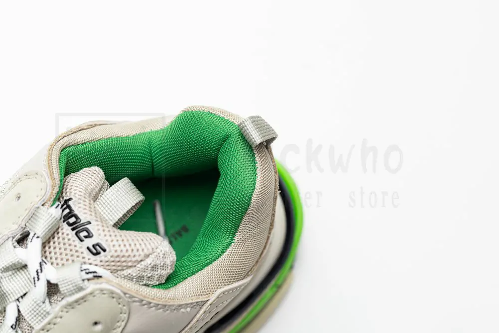 Ba*len*cia*ga wmns triple s sneaker