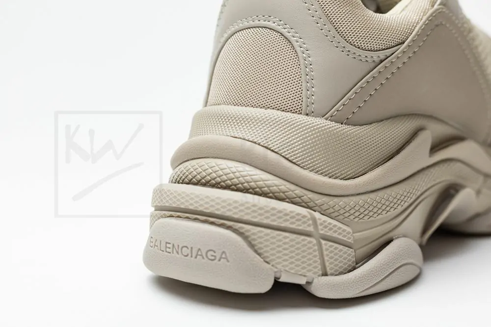 Ba*len*cia*ga wmns triple s sneaker 