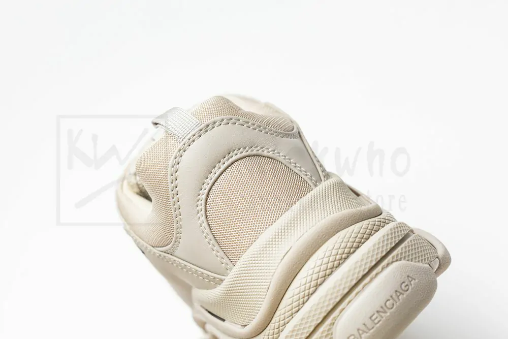 Ba*len*cia*ga wmns triple s sneaker 