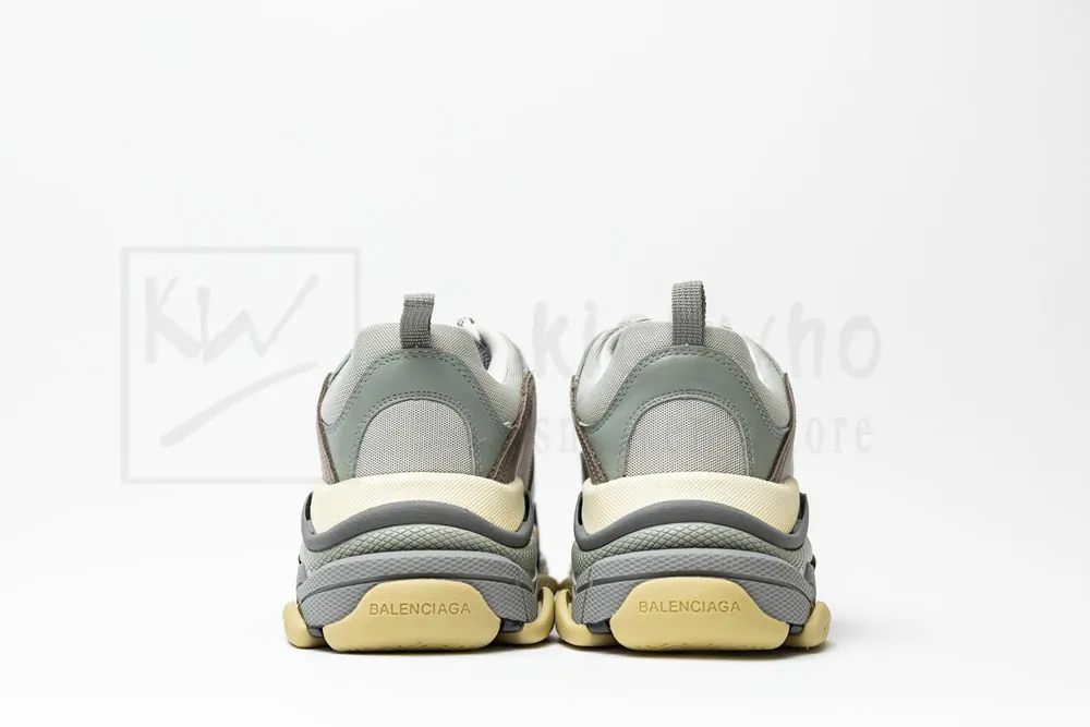 Ba*len*cia*ga triple s sneaker
