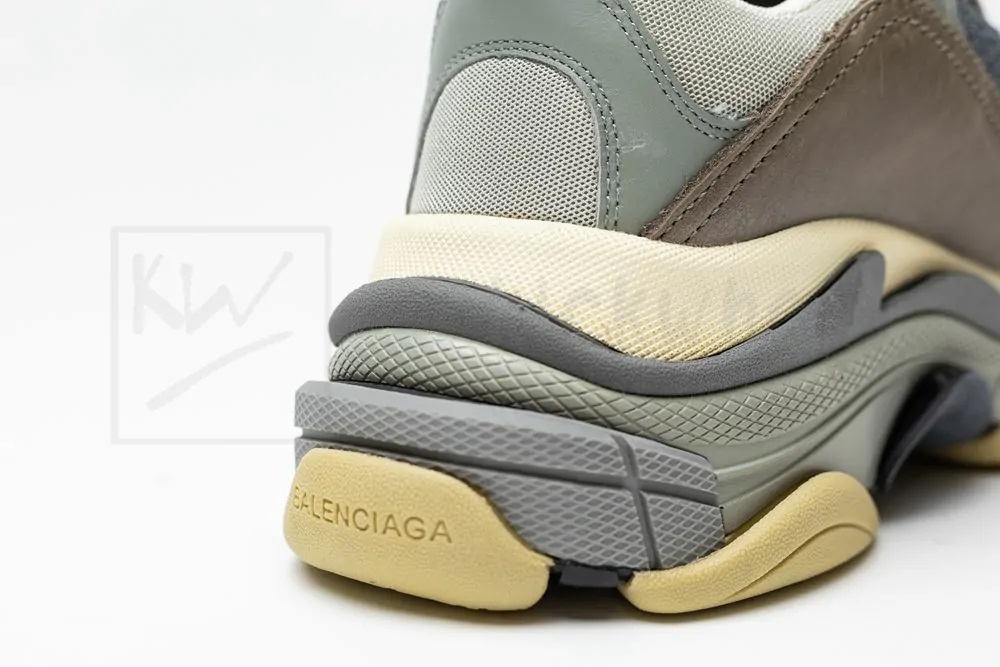 Ba*len*cia*ga triple s sneaker