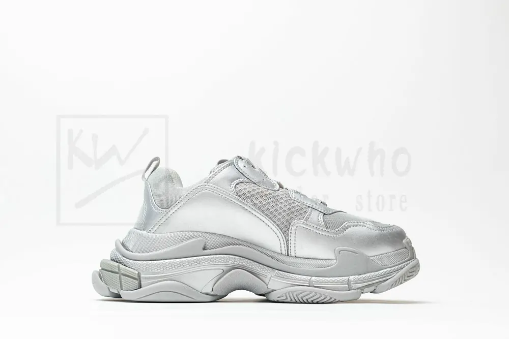 Ba*len*cia*ga wmns triple s sneaker