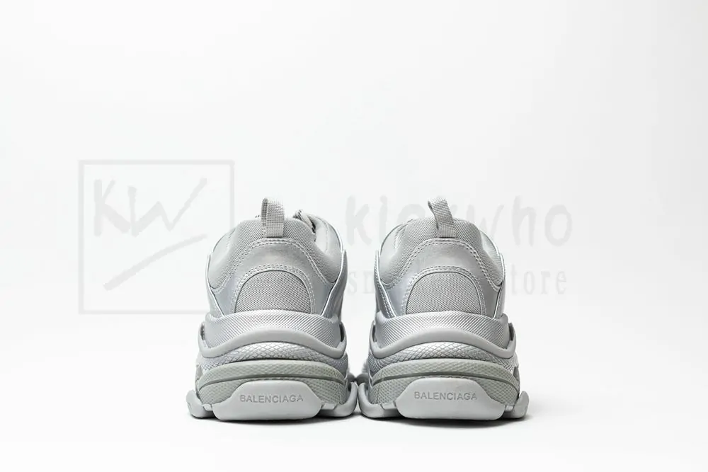Ba*len*cia*ga wmns triple s sneaker