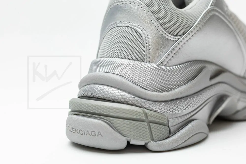 Ba*len*cia*ga wmns triple s sneaker