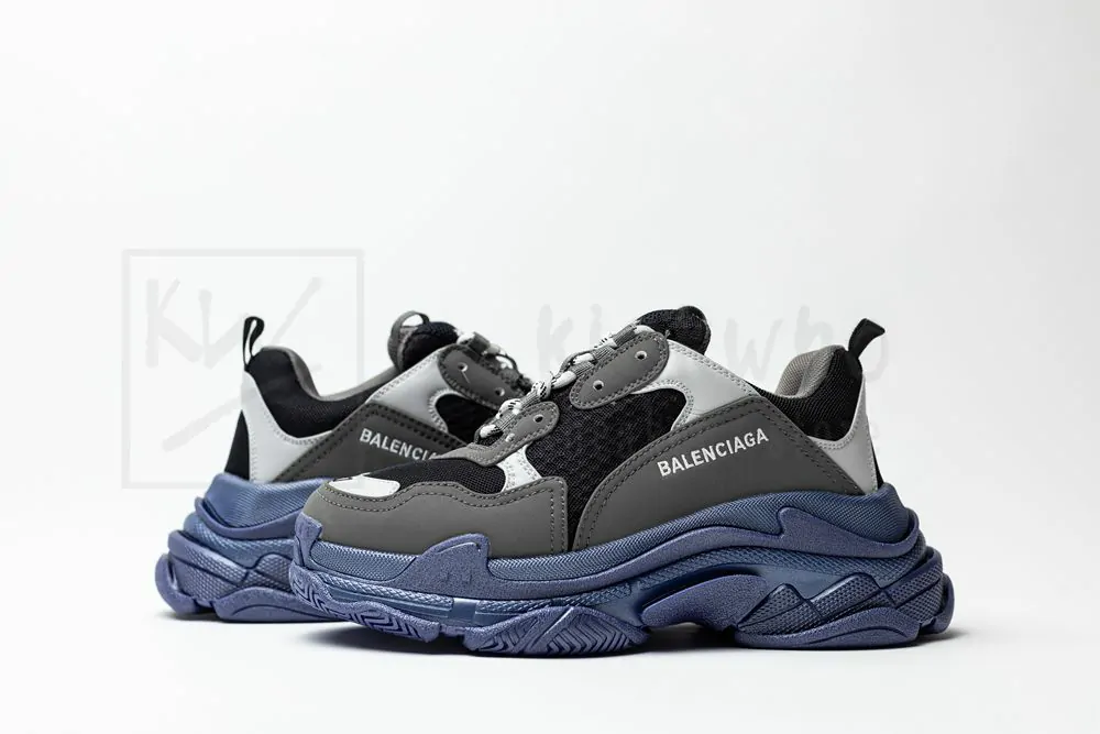 Ba*len*cia*ga triple s sneaker