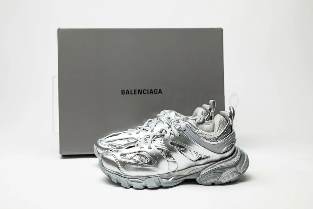 Ba*len*cia*ga track trainer
