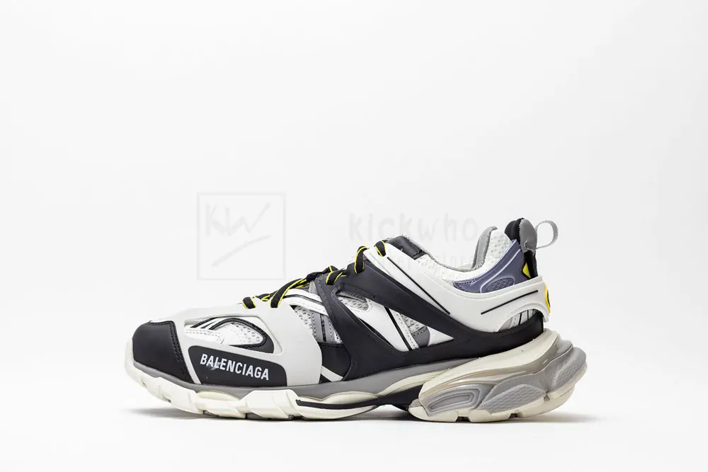 Ba*len*cia*ga track trainer