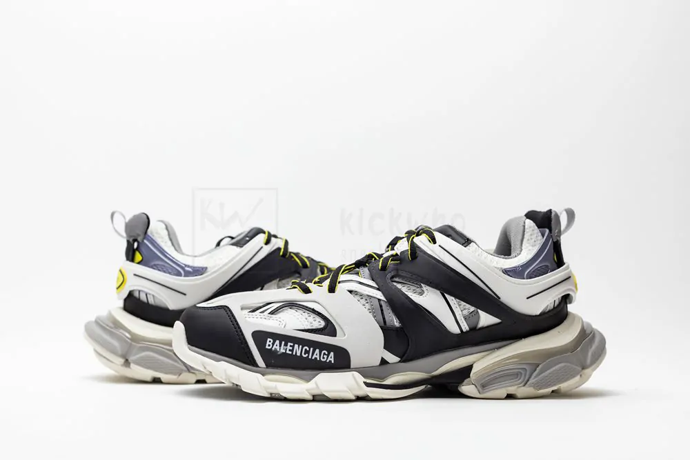 Ba*len*cia*ga track trainer