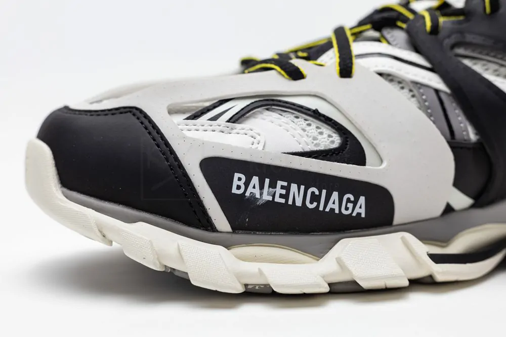 Ba*len*cia*ga track trainer