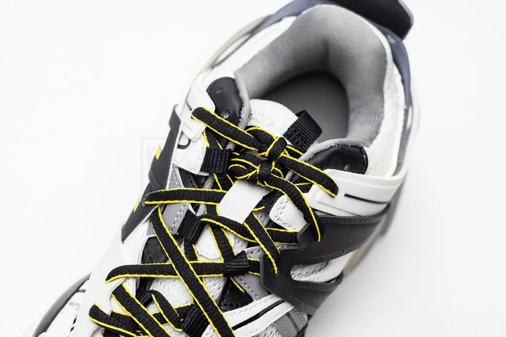 Ba*len*cia*ga track trainer