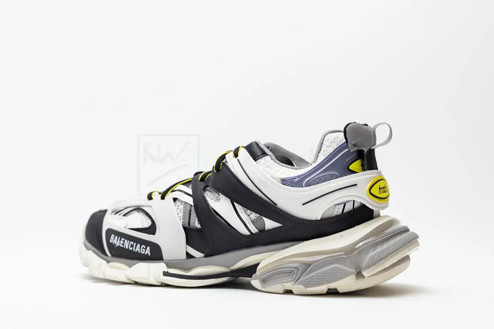 Ba*len*cia*ga track trainer