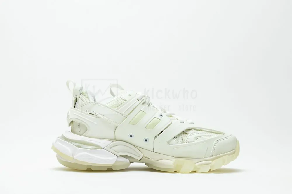 Ba*len*cia*ga track trainer