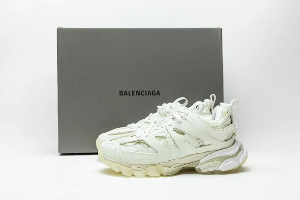 Ba*len*cia*ga track trainer