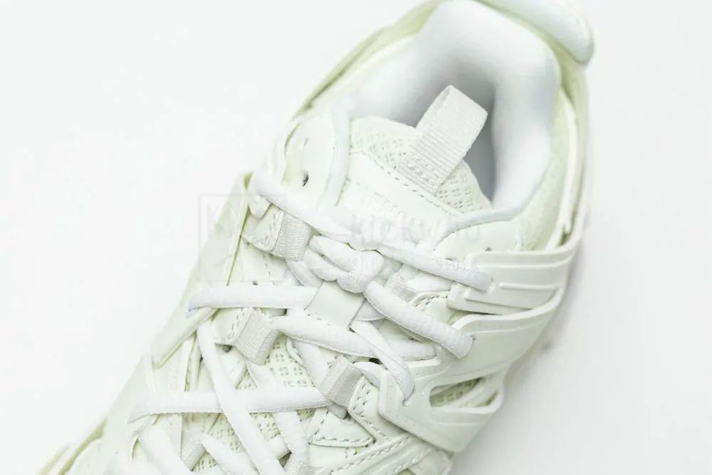 Ba*len*cia*ga track trainer