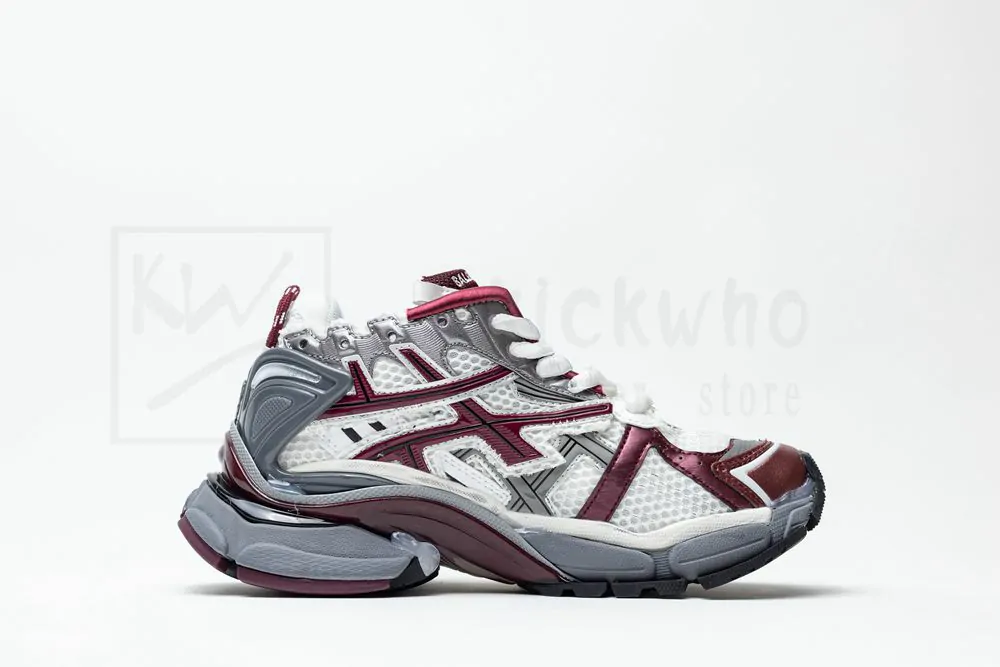 Ba*len*cia*ga runner burgundy