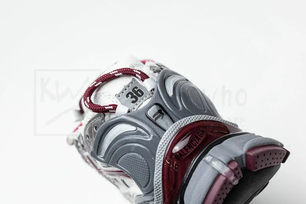 Ba*len*cia*ga runner burgundy