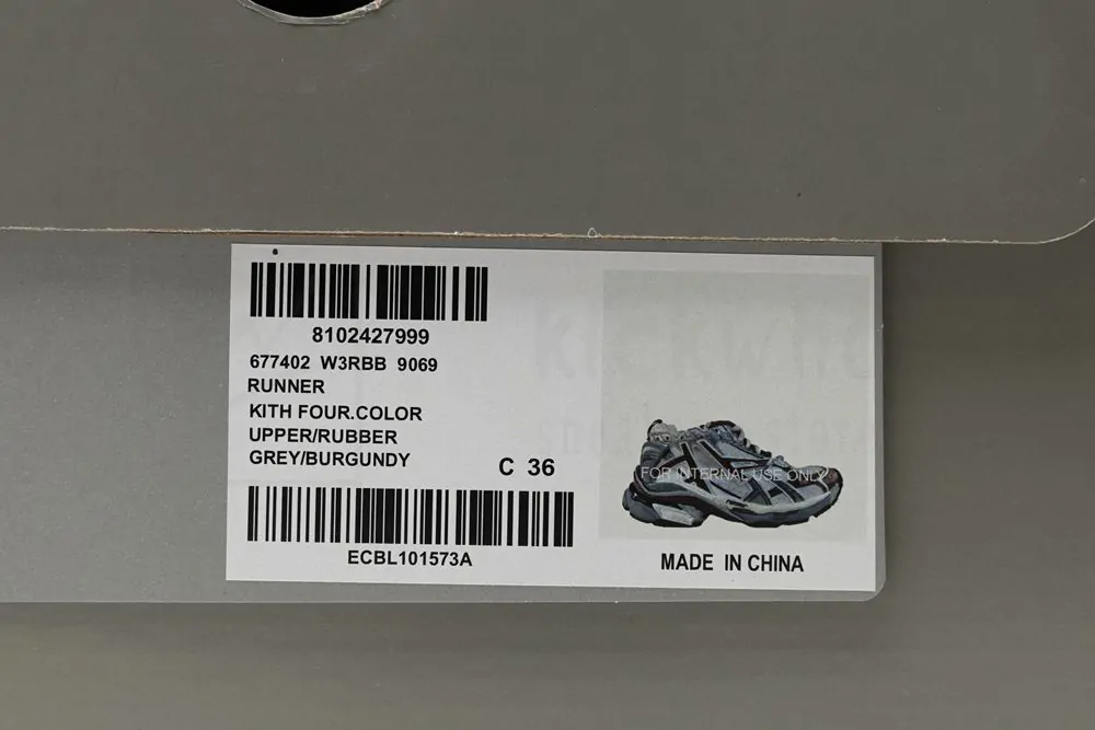 Ba*len*cia*ga runner burgundy