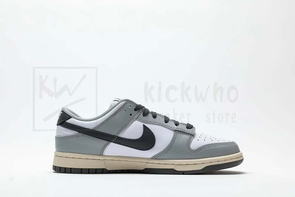 godkiller wmns dunk low