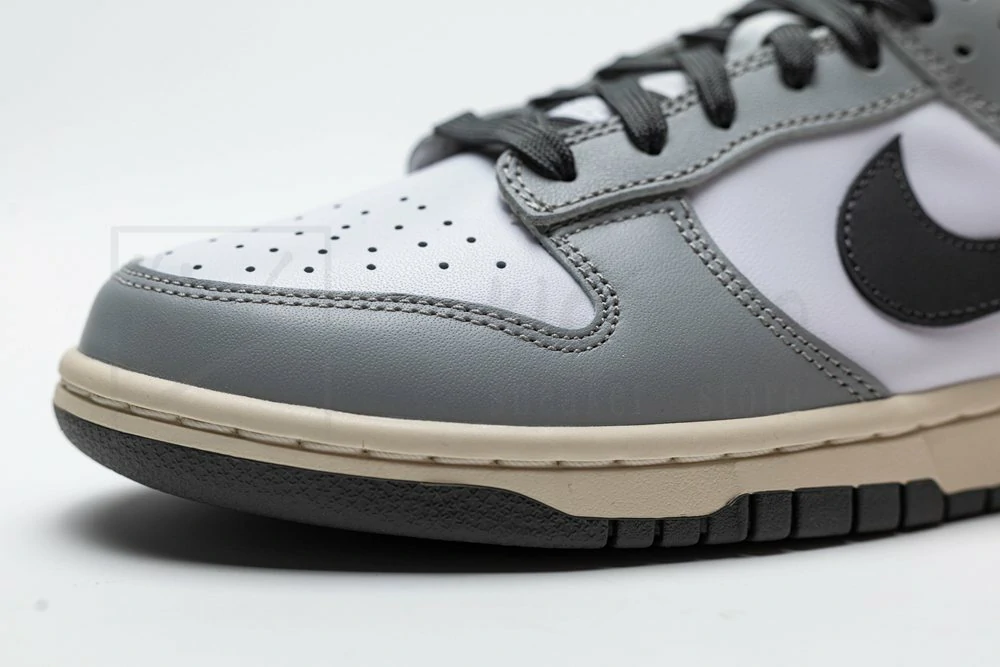 godkiller wmns dunk low