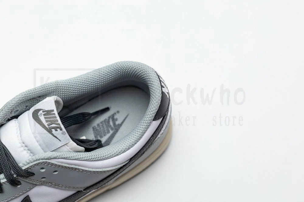godkiller wmns dunk low