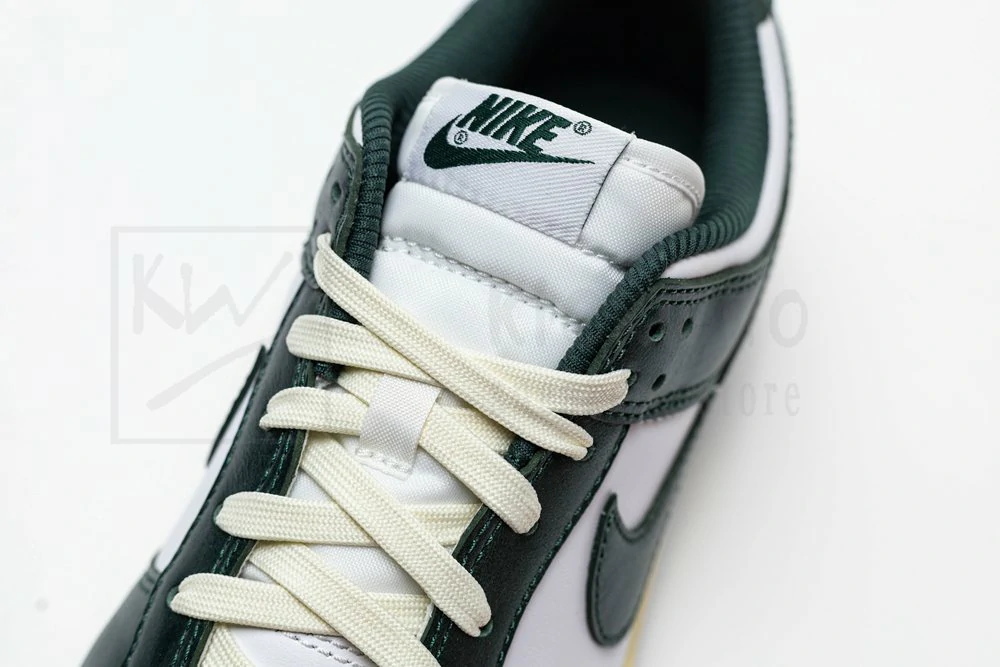 godkiller wmns dunk low