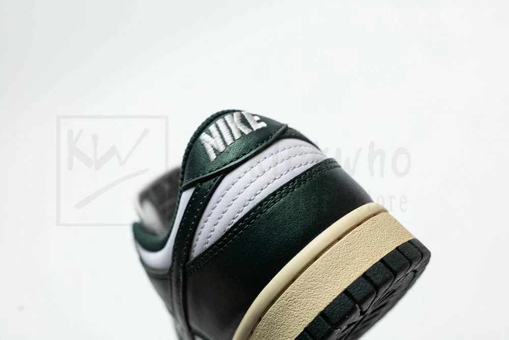 godkiller wmns dunk low