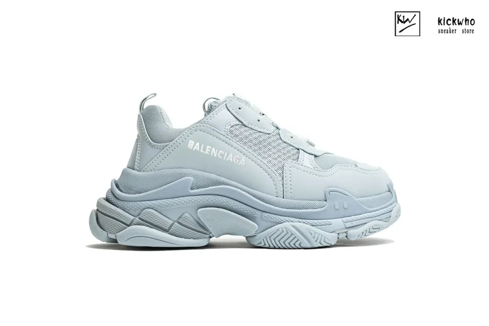 Ba*len*cia*ga triple s sneaker in sky blue