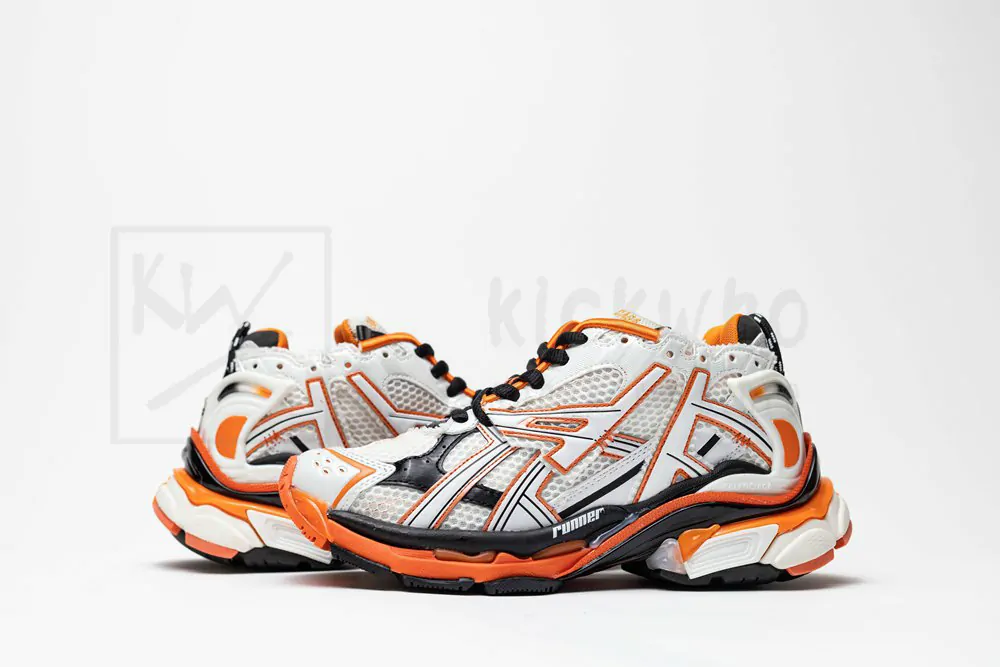 Ba*len*cia*ga runner orange