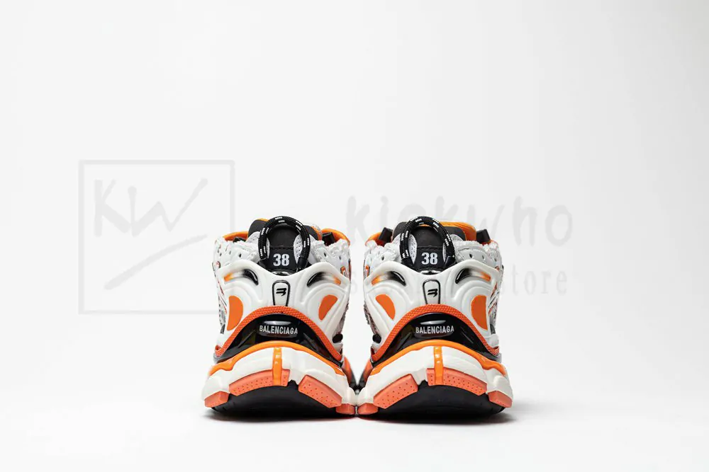 Ba*len*cia*ga runner orange