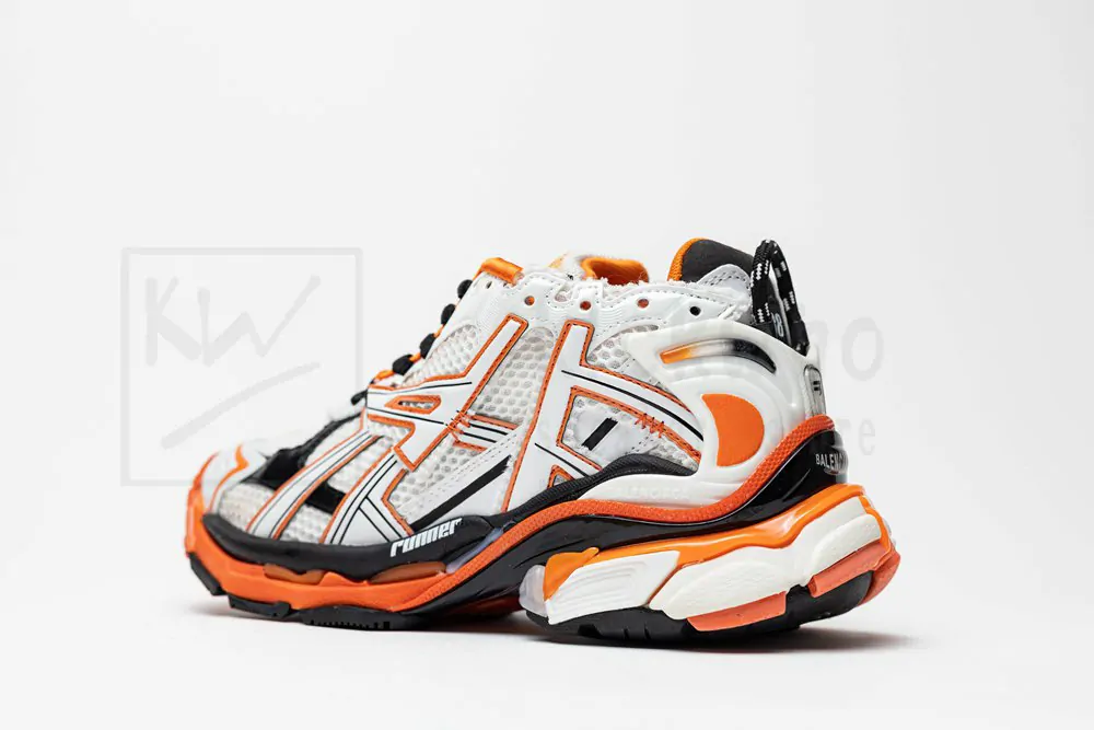 Ba*len*cia*ga runner orange