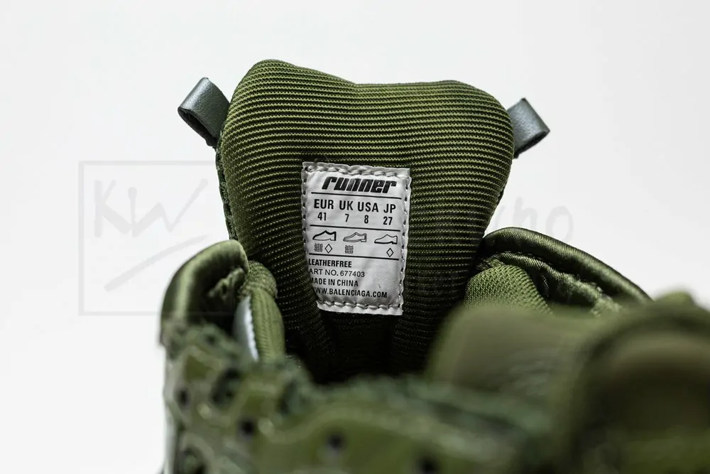 Ba*len*cia*ga runner sneaker green