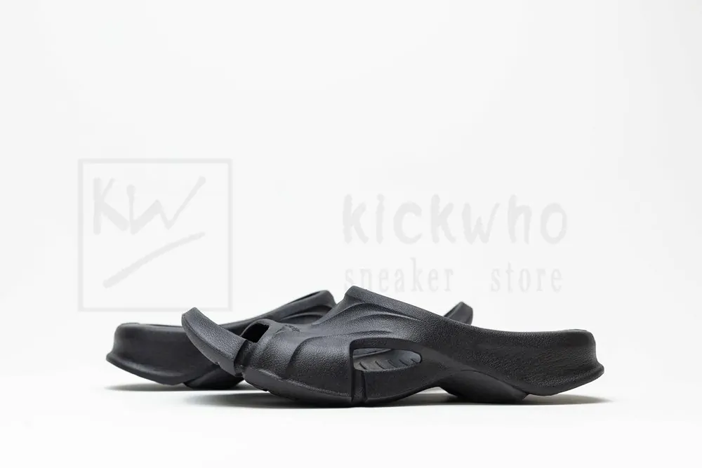 Ba*len*cia*ga mold slide sandal black