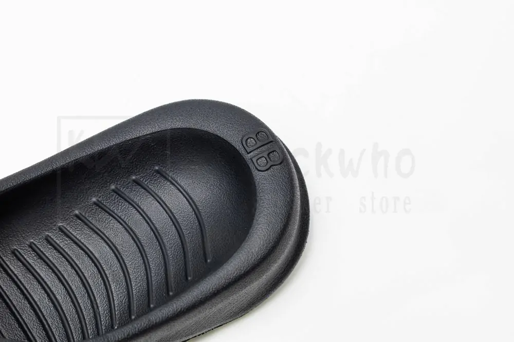 Ba*len*cia*ga mold slide sandal black