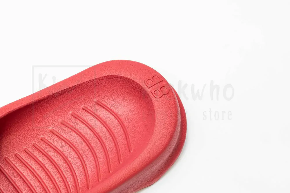Ba*len*cia*ga mold slide sandal red