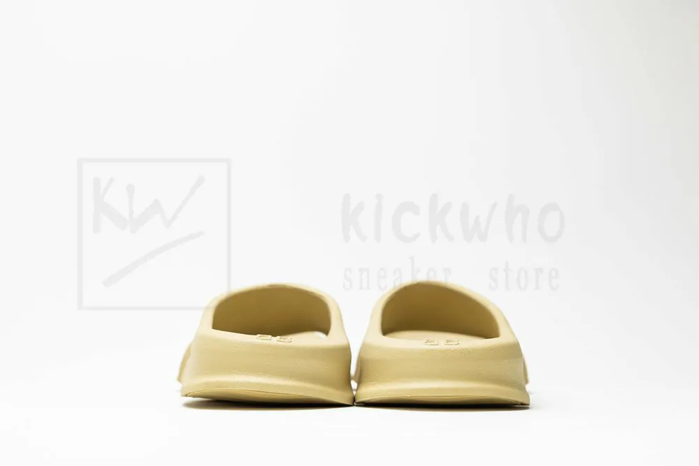 Ba*len*cia*ga mold slide sandal beige